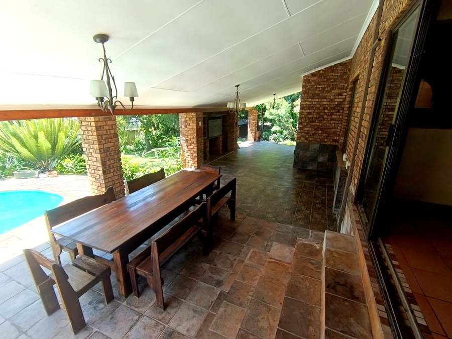 5 Bedroom Property for Sale in Safari Gardens North West